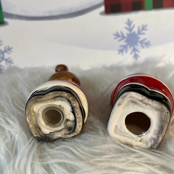 Mr and Mrs Clause Salt and Pepper Shakers, Christmas Decor - Picture 3 of 4